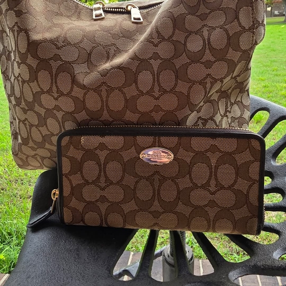 Coach Celeste in Signature Canvas Tote and Wallet Set - Picture 1 of 12